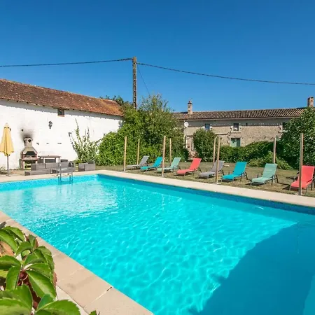 La Charronniere: Les Ecuries Tatil Evi Chaunay