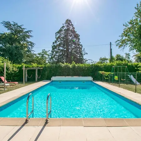 La Charronniere: Les Ecuries Tatil Evi *